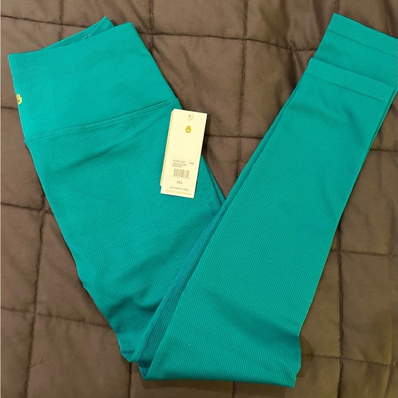 Spiritual Gangster Love Sculpt leggings NWT M/L - Picture 2 of 4